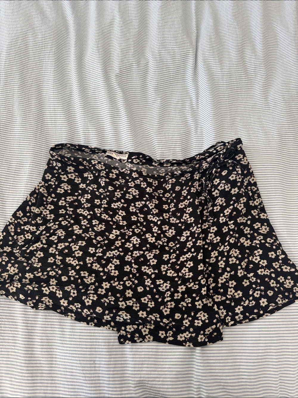 Aeropostale Black Floral Mini Skirt with Cream and Light Pink Flowers